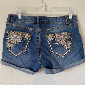 Rue 21 detailed jean shorts